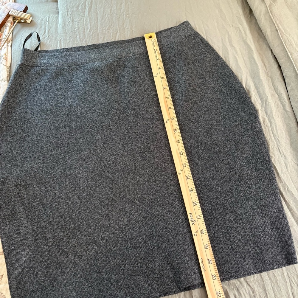 Eileen Fisher Tencel Wool Blend Pull On Skirt. Size Medium. - Picture 8 of 9